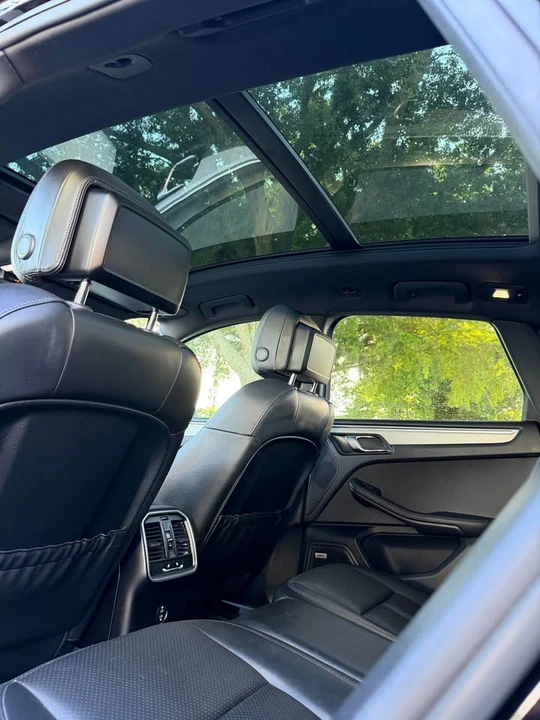 2020 Porsche Macan - Image 9 of 14