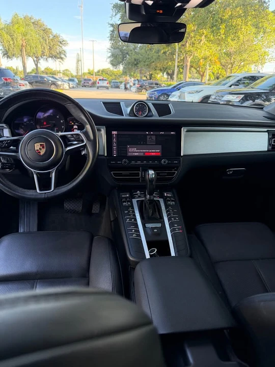 2020 Porsche Macan - Image 8 of 14