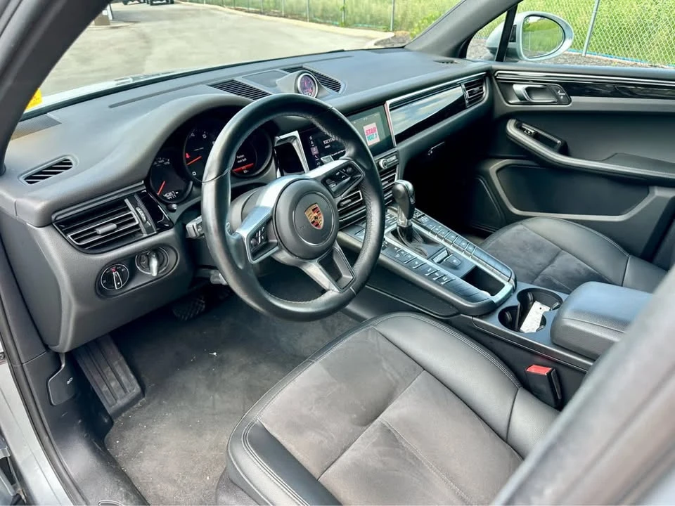 2020 Porsche Macan - Image 11 of 16