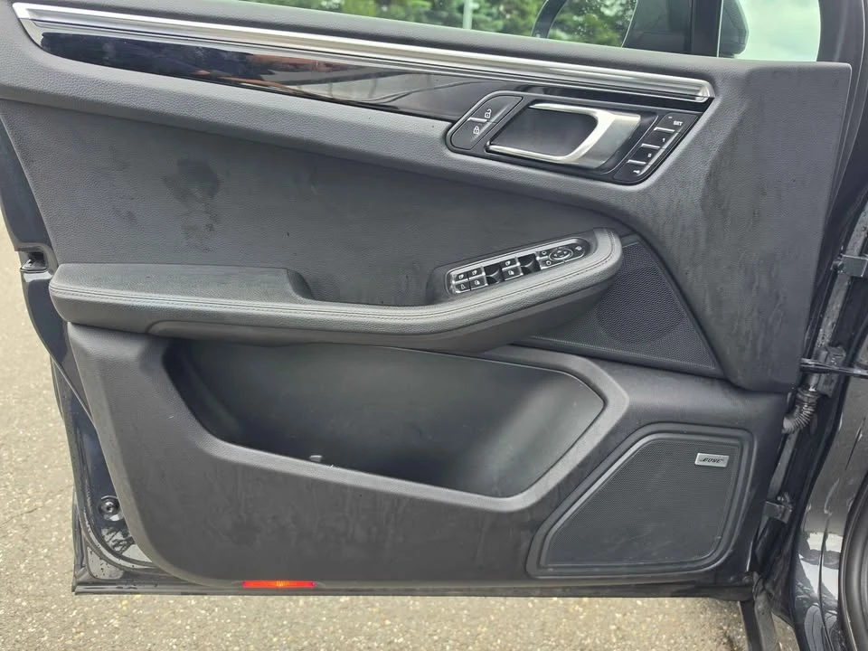 2020 Porsche Macan - Image 9 of 9