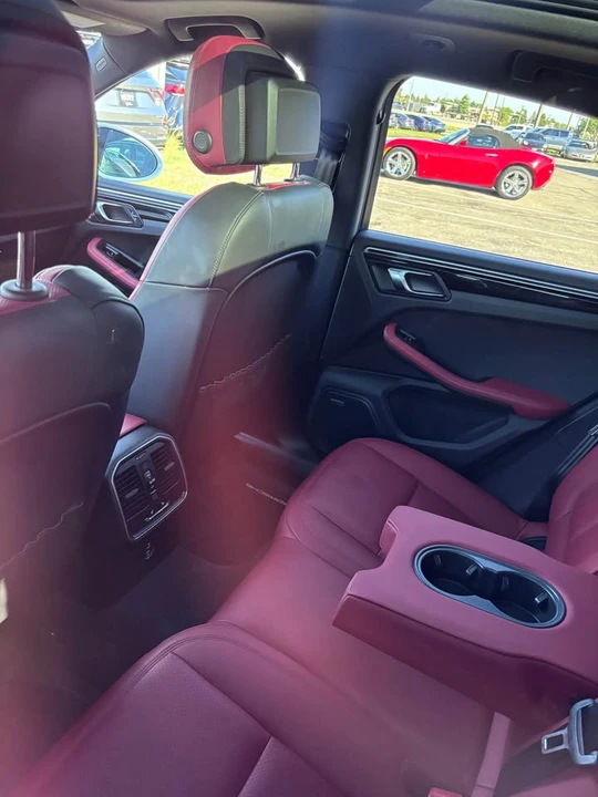2020 Porsche Macan - Image 6 of 7