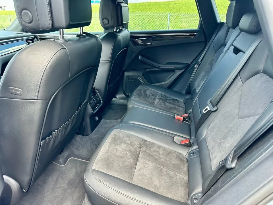 2020 Porsche Macan - Image 13 of 16