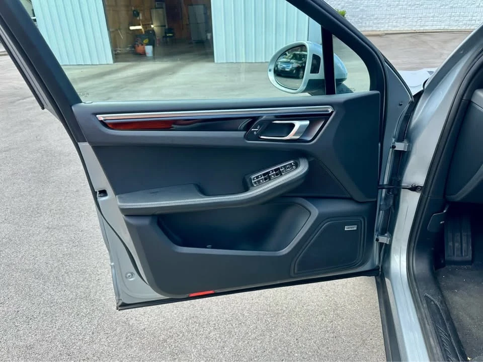 2020 Porsche Macan - Image 10 of 16