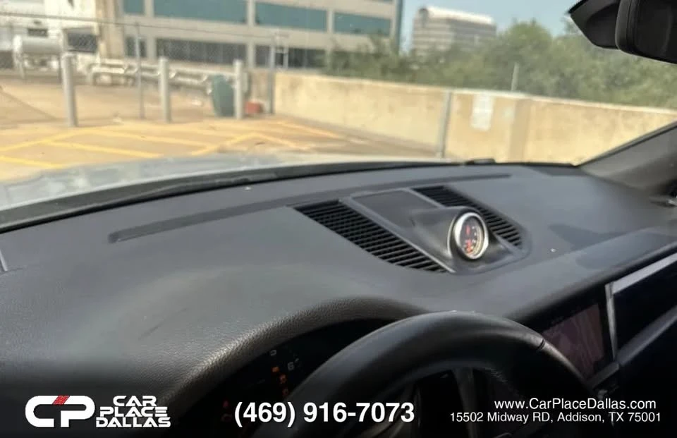 2020 Porsche Macan - Image 13 of 15