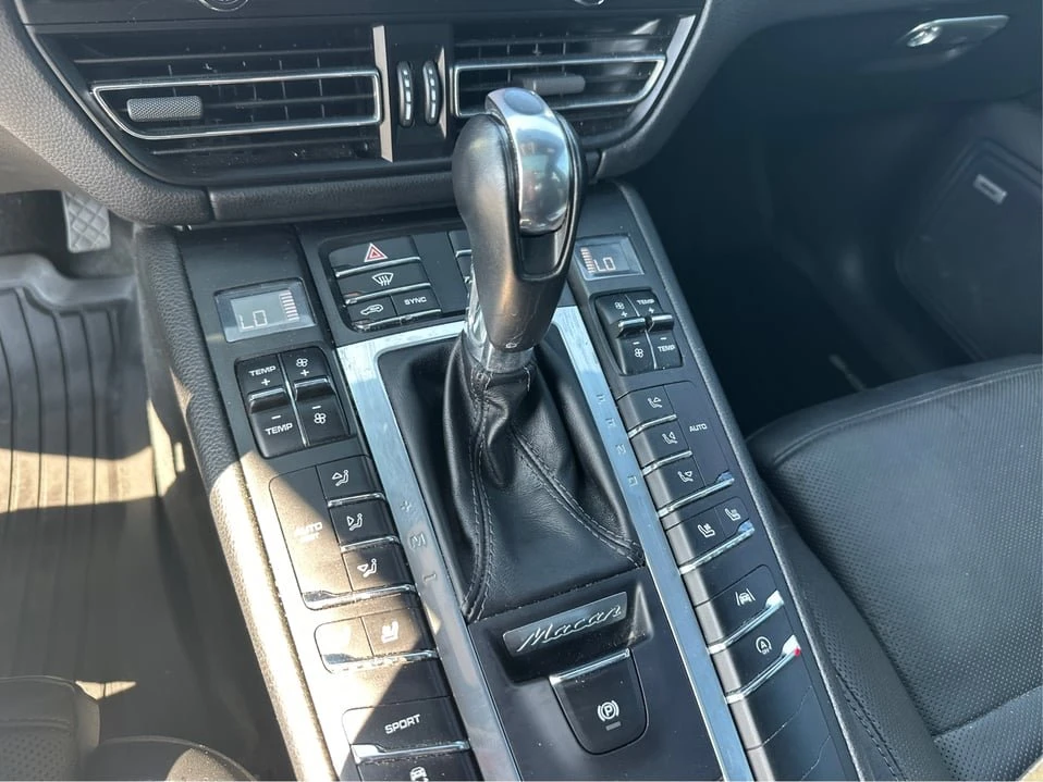 2020 Porsche Macan - Image 19 of 20