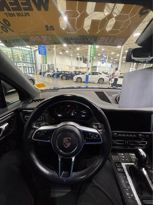 2020 Porsche Macan - Image 13 of 14