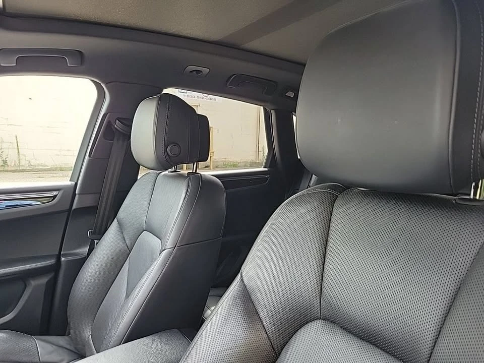 2020 Porsche Macan - Image 13 of 18