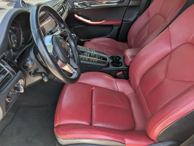 2020 Porsche Macan - Image 9 of 20