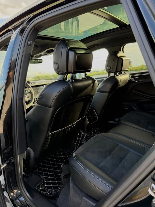 2020 Porsche Macan - Image 10 of 13