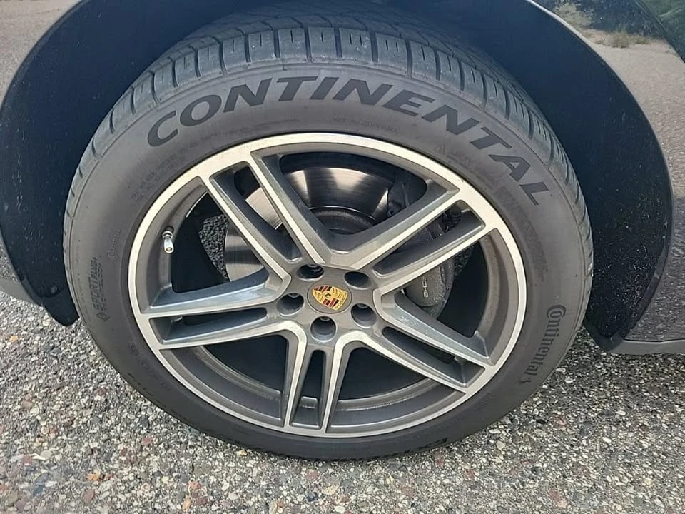 2020 Porsche Macan - Image 11 of 18