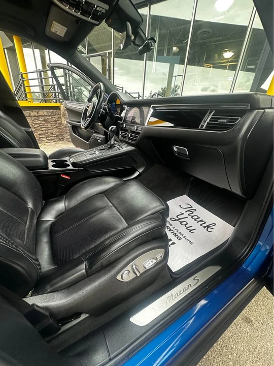 2020 Porsche Macan - Image 19 of 20