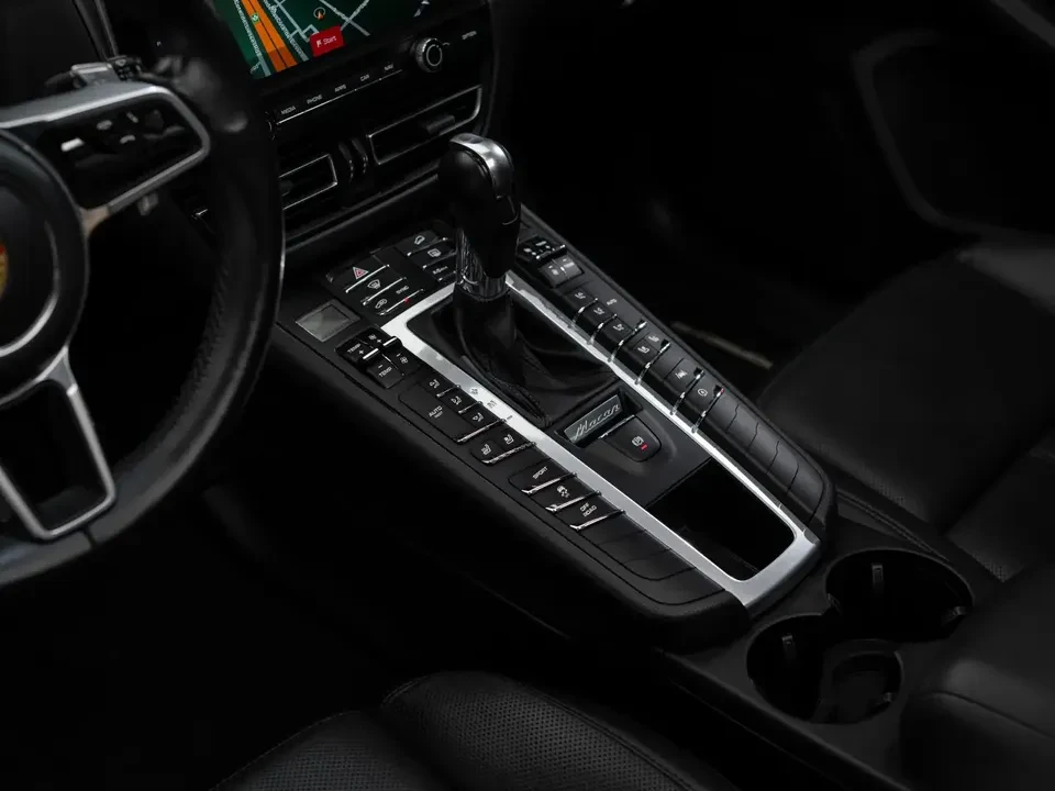 2020 Porsche Macan - Image 16 of 20