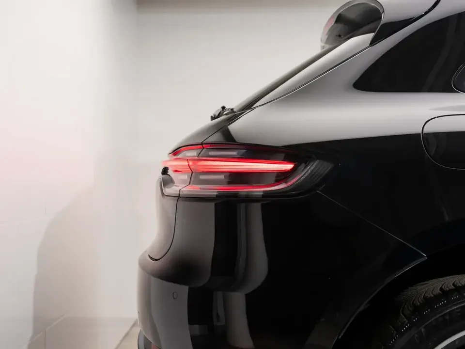 2020 Porsche Macan - Image 10 of 20