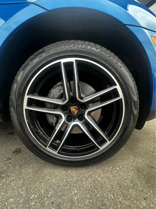 2020 Porsche Macan - Image 9 of 20