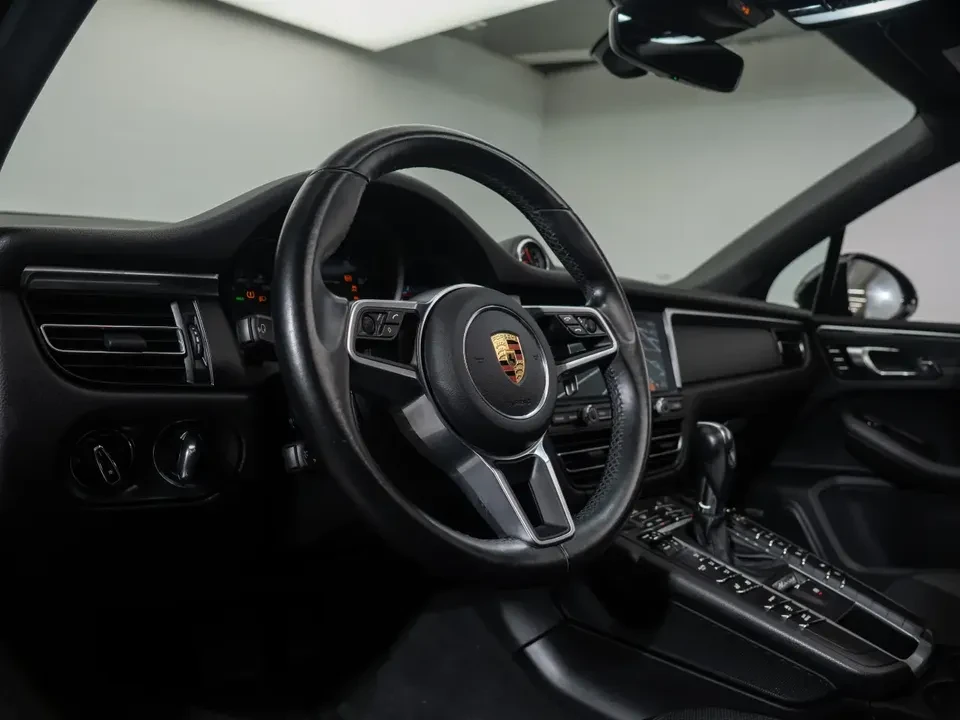 2020 Porsche Macan - Image 2 of 20