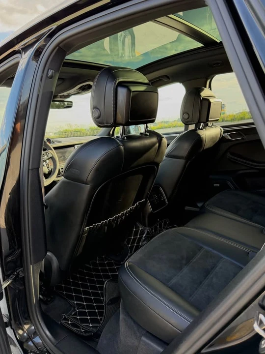 2020 Porsche Macan - Image 7 of 10