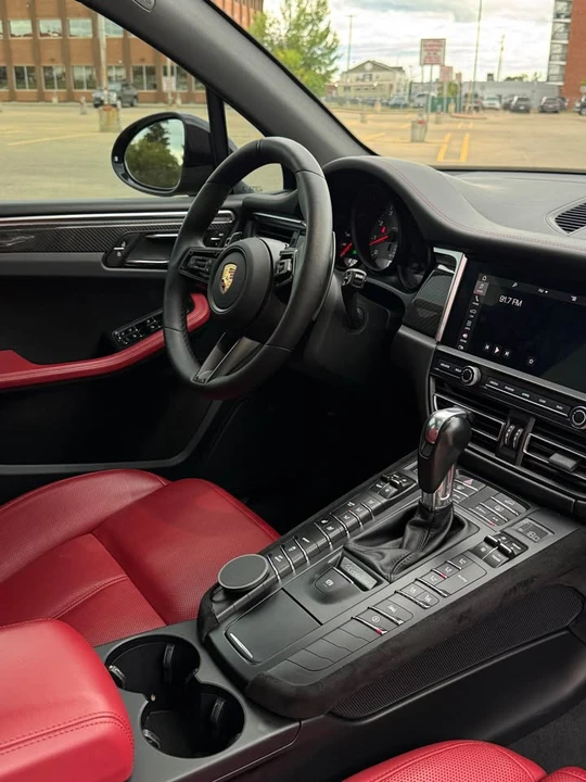 2020 Porsche Macan - Image 12 of 19