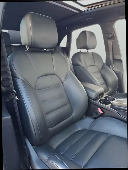 2020 Porsche Macan - Image 17 of 20