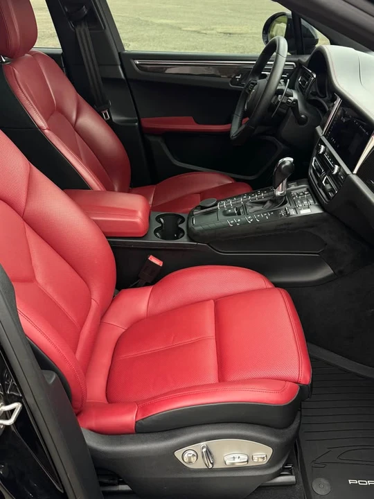 2020 Porsche Macan - Image 13 of 19