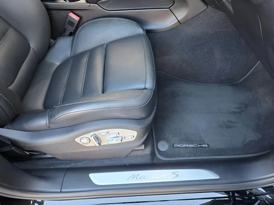 2020 Porsche Macan - Image 18 of 20