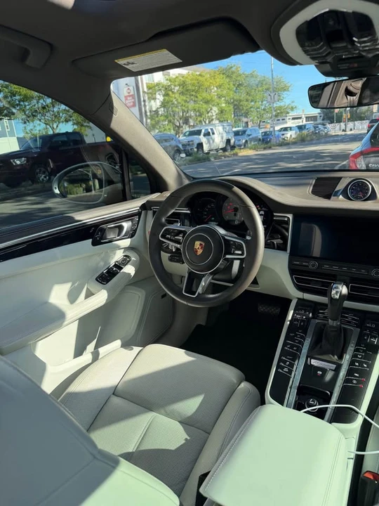 2020 Porsche Macan - Image 12 of 15