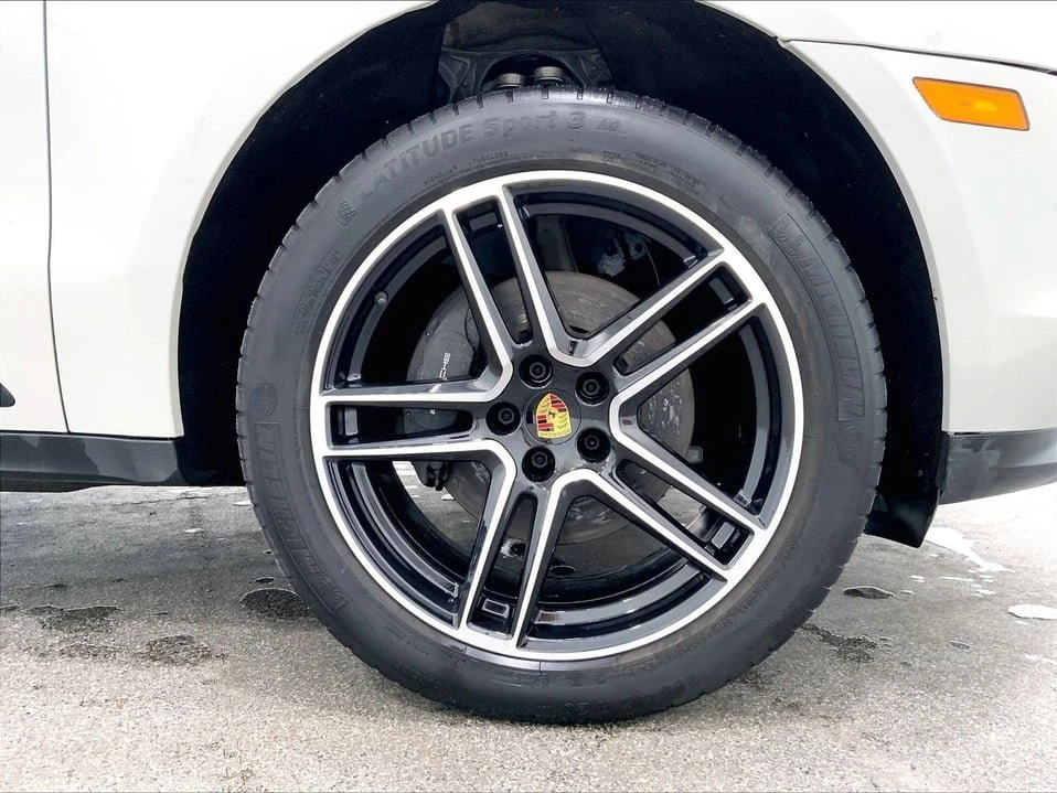 2020 Porsche Macan - Image 13 of 20