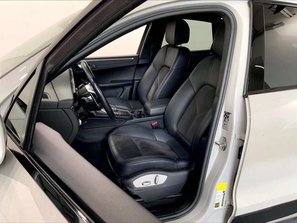 2020 Porsche Macan - Image 9 of 20