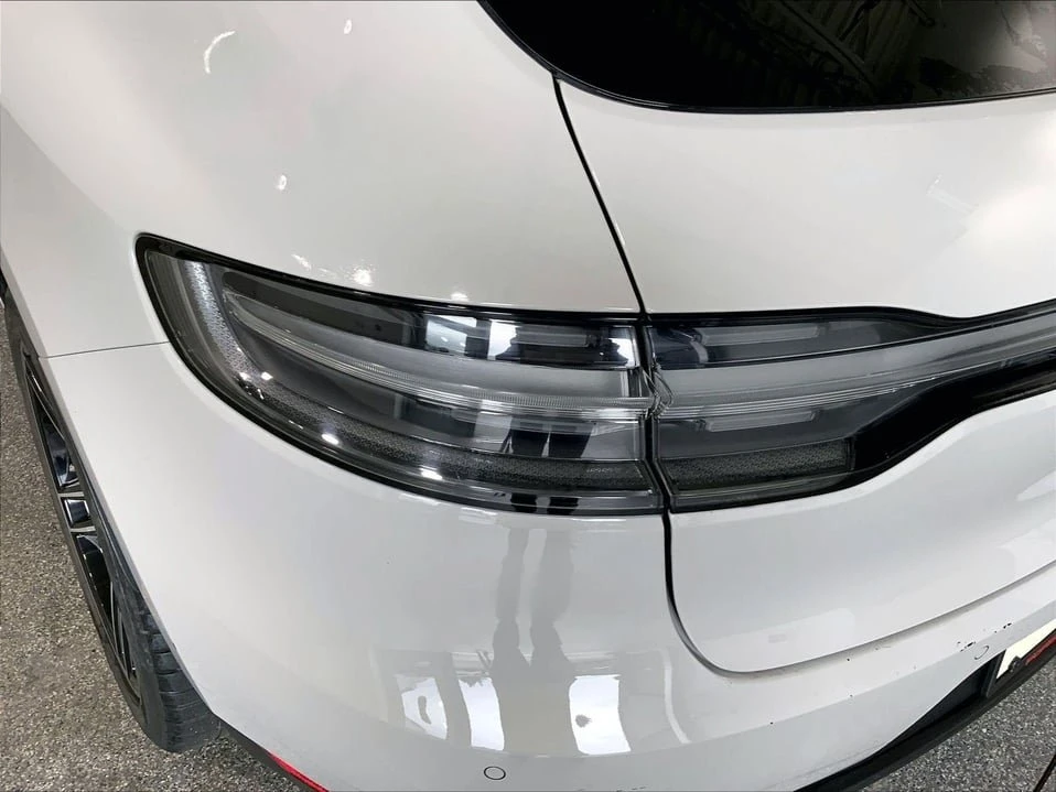 2020 Porsche Macan - Image 18 of 20