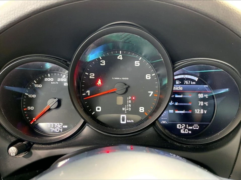 2020 Porsche Macan - Image 16 of 20