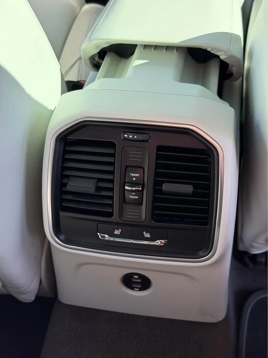 2020 Porsche Macan - Image 11 of 15