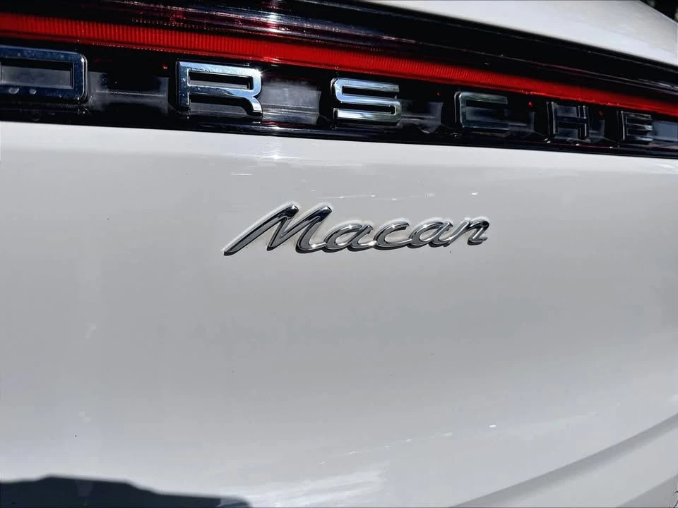 2020 Porsche Macan - Image 10 of 19