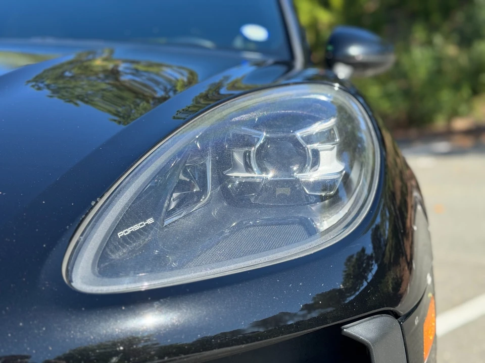 2020 Porsche Macan - Image 17 of 21