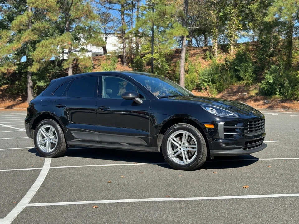 2020 Porsche Macan - Image 15 of 21