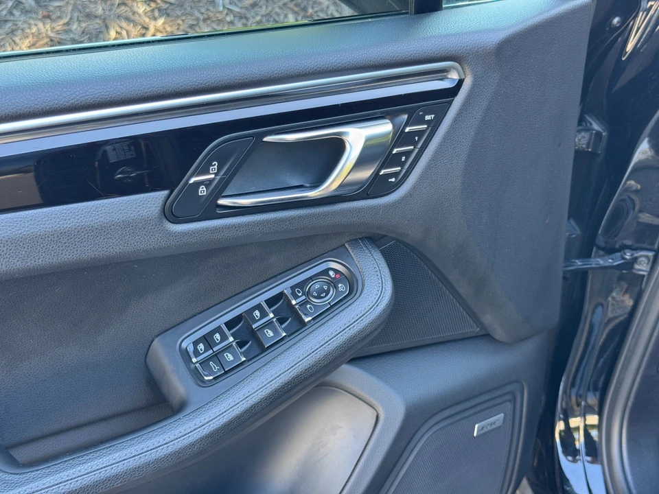 2020 Porsche Macan - Image 20 of 21