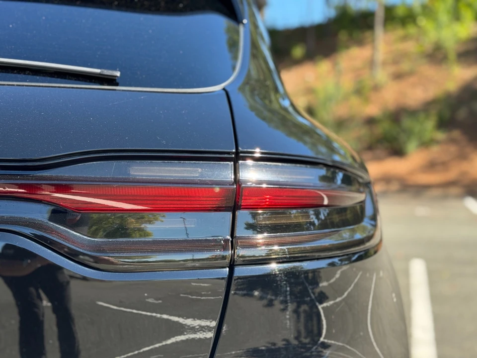 2020 Porsche Macan - Image 18 of 21
