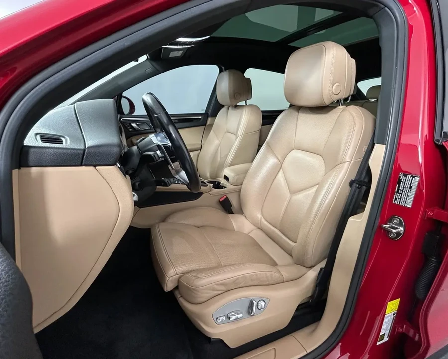 2020 Porsche Macan - Image 5 of 6