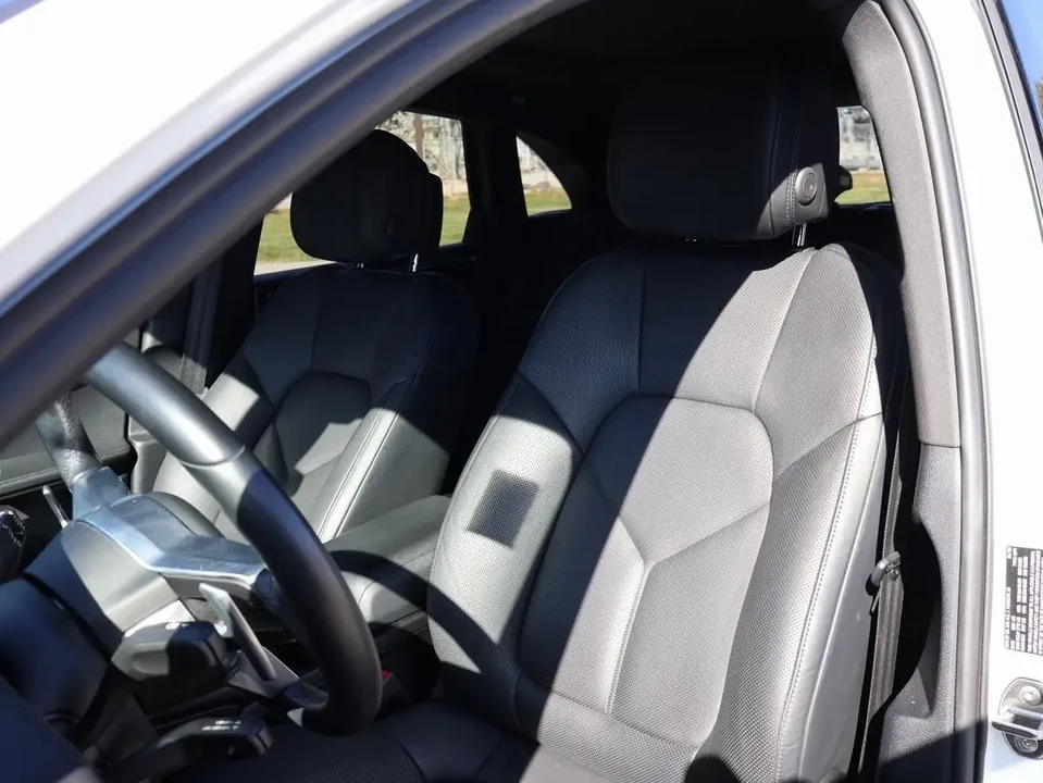 2020 Porsche Macan - Image 5 of 7
