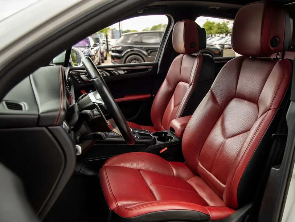 2020 Porsche Macan - Image 6 of 8