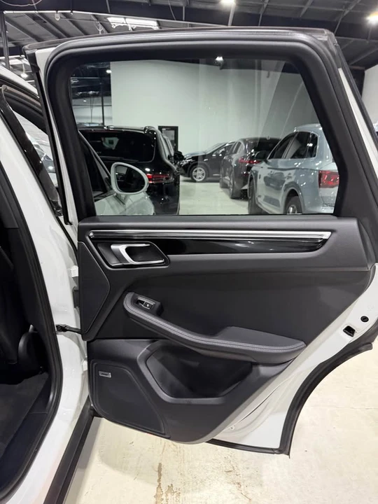 2020 Porsche Macan S - Image 15 of 17