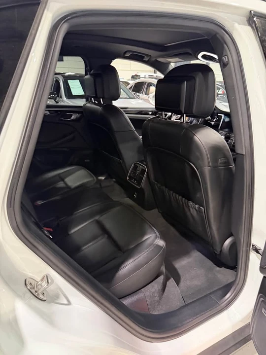 2020 Porsche Macan S - Image 16 of 17