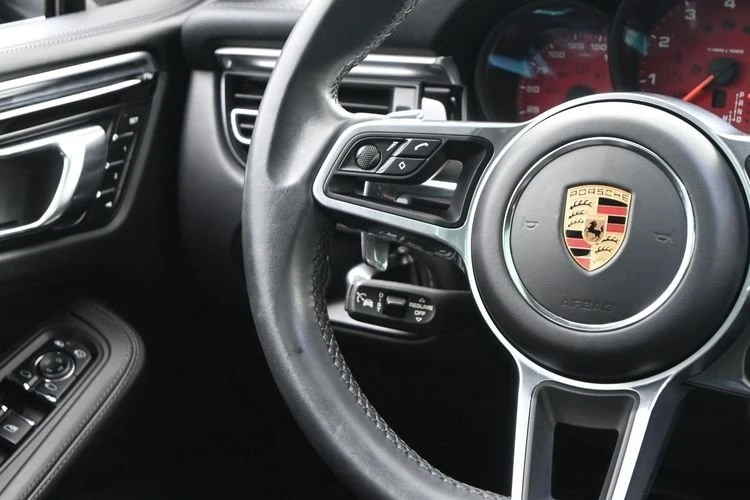 2020 Porsche Macan S - Image 11 of 20