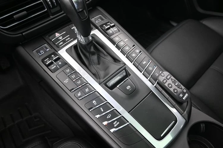 2020 Porsche Macan S - Image 10 of 20