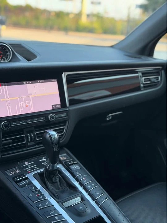 2020 Porsche Macan S - Image 11 of 16