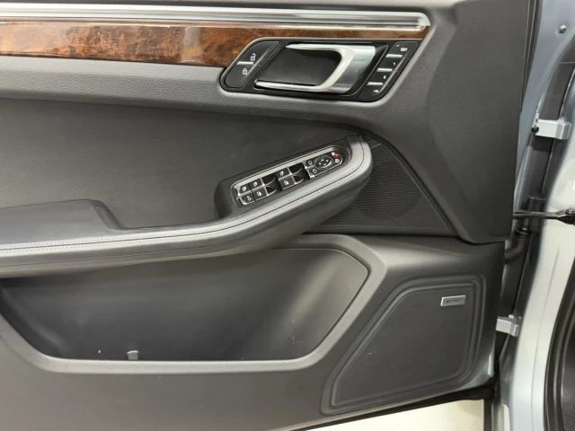 2020 Porsche Macan S - Image 18 of 21