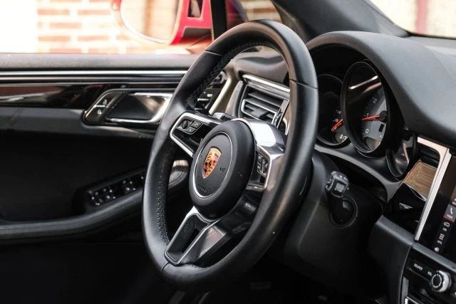 2020 Porsche - Image 14 of 31