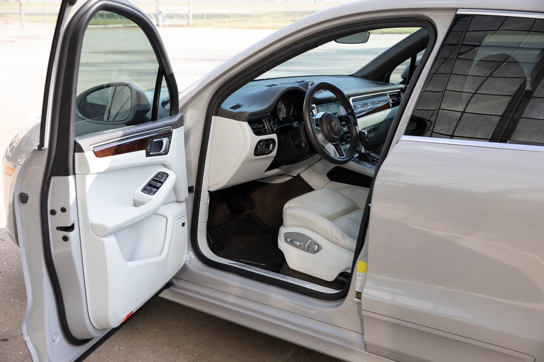 2020 Porsche Macan S - Image 27 of 31