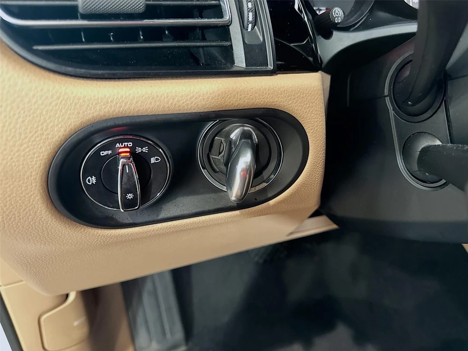 2020 Porsche Macan S - Image 13 of 21