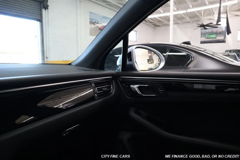 2020 Porsche Macan S - Image 25 of 31