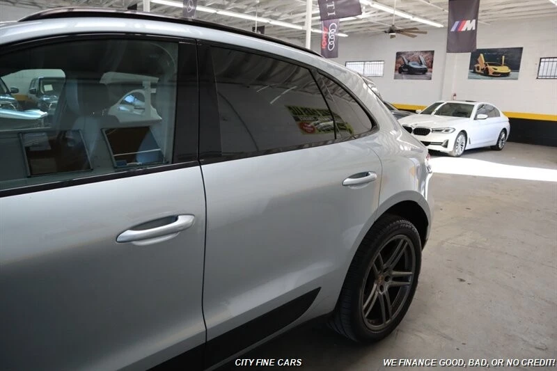 2020 Porsche Macan S - Image 5 of 31
