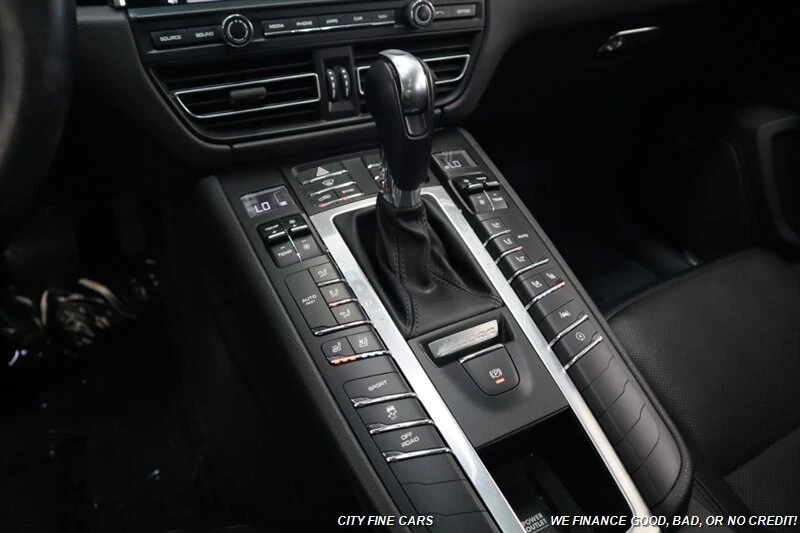2020 Porsche Macan S - Image 23 of 31